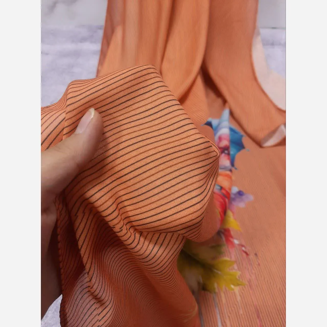 روسری نخی قواره بزرگ طرح چتر و گل نارنجی زنانه | شیک و خاص