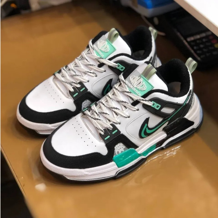 کتونی اسپرت مردانه سفید مشکی طرح نایک، مناسب پیاده روی و باشگاه