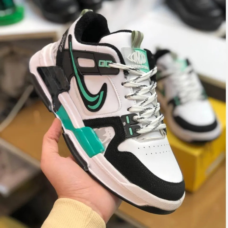 کتونی اسپرت مردانه سفید مشکی طرح نایک، مناسب پیاده روی و باشگاه