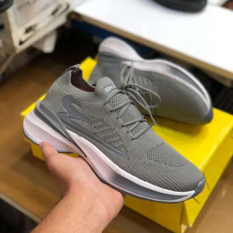 کفش ورزشی مردانه طوسی سبک و راحت مناسب پیاده روی و باشگاه