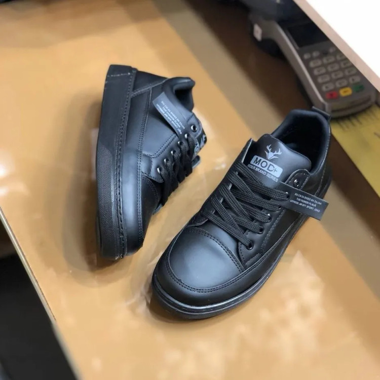 کفش اسپرت مردانه چرم صنعتی زیره پیو سبک ضد آب سایز 37 تا 41