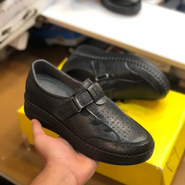 کفش طبی زنانه چسبی چرم صنعتی زیره پیو راحت و بادوام