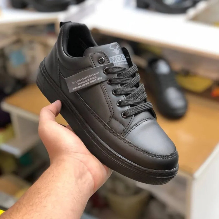 کفش اسپرت مردانه چرم صنعتی زیره پیو سبک ضد آب سایز 37 تا 41