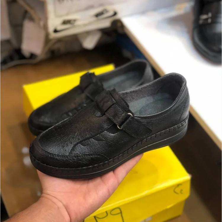 کفش طبی زنانه چسبی چرم صنعتی زیره پیو راحت و بادوام