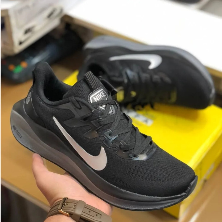 کفش ورزشی مردانه نایک مدل رانینگ سبک و راحت مناسب باشگاه و دویدن