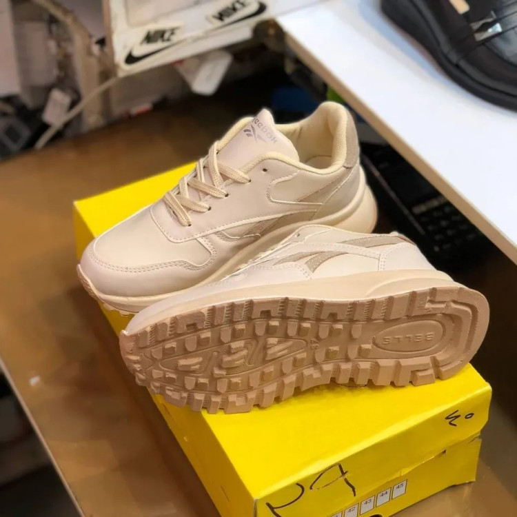 کتونی اسپرت زنانه مدل ریبوک کرم قهوهای کد 12345