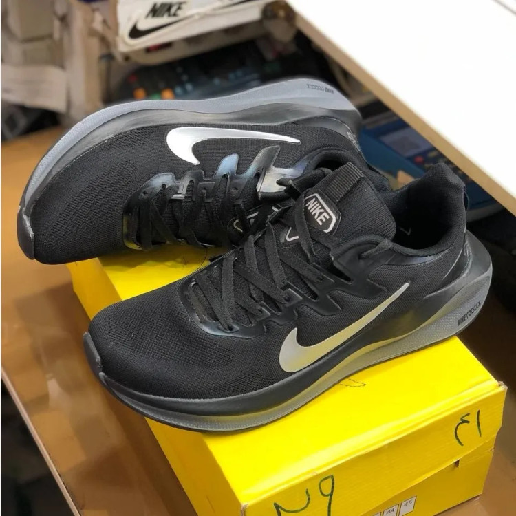 کفش ورزشی مردانه نایک مدل رانینگ سبک و راحت مناسب باشگاه و دویدن