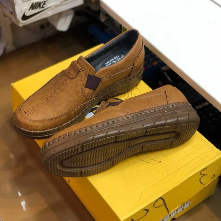 کفش چرم طبی زنانه مدل ساناز رنگ عسلی