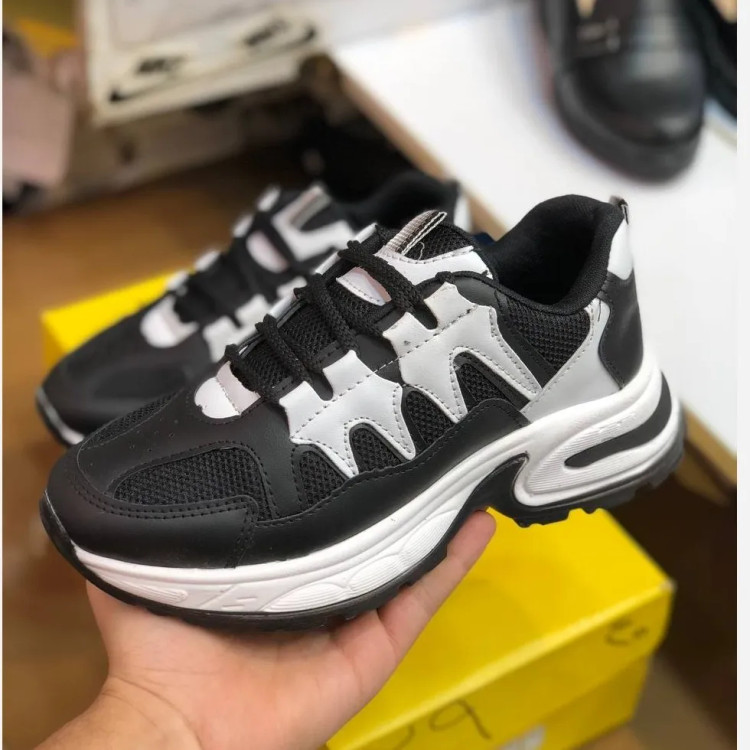 کفش اسپرت مشکی سفید زنانه و مردانه شیک و راحت مناسب باشگاه و پیاده روی