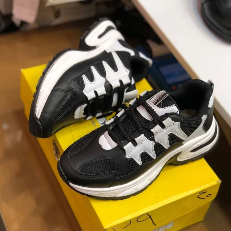 کفش اسپرت مشکی سفید زنانه و مردانه شیک و راحت مناسب باشگاه و پیاده روی