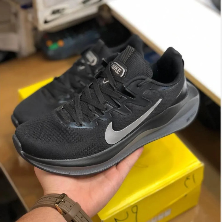 کفش ورزشی مردانه نایک مدل رانینگ سبک و راحت مناسب باشگاه و دویدن