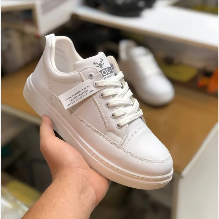 کفش سفید زنانه چرم صنعتی زیره پیو سبک و راحت مناسب استایل روزمره