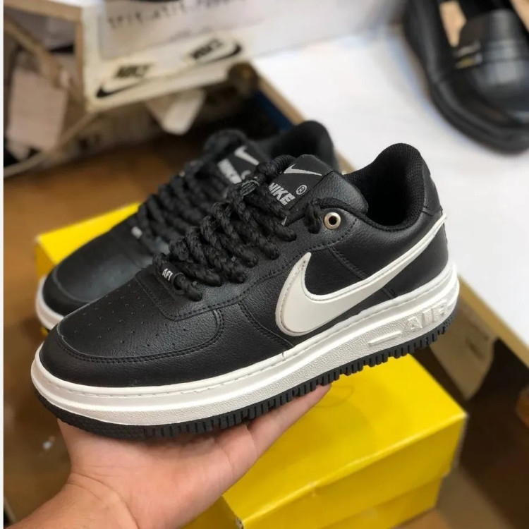 کفش اسپرت مردانه مشکی چرم صنعتی زیره رابر طبی کد 125