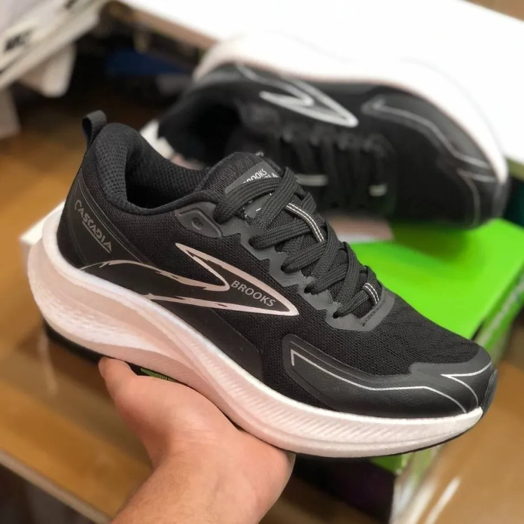 کتونی ورزشی مردانه بروکس مدل Cascadia مناسب دویدن و باشگاه با زیره پیو و کربن دار