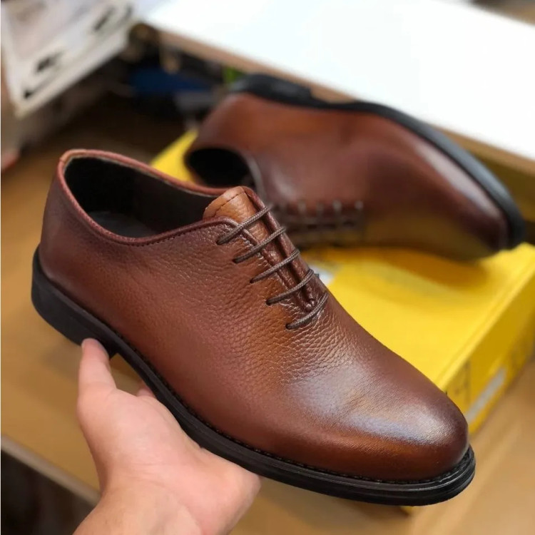 کفش مردانه چرم طبیعی قهوه ای شیک اداری و رسمی مدل 2023