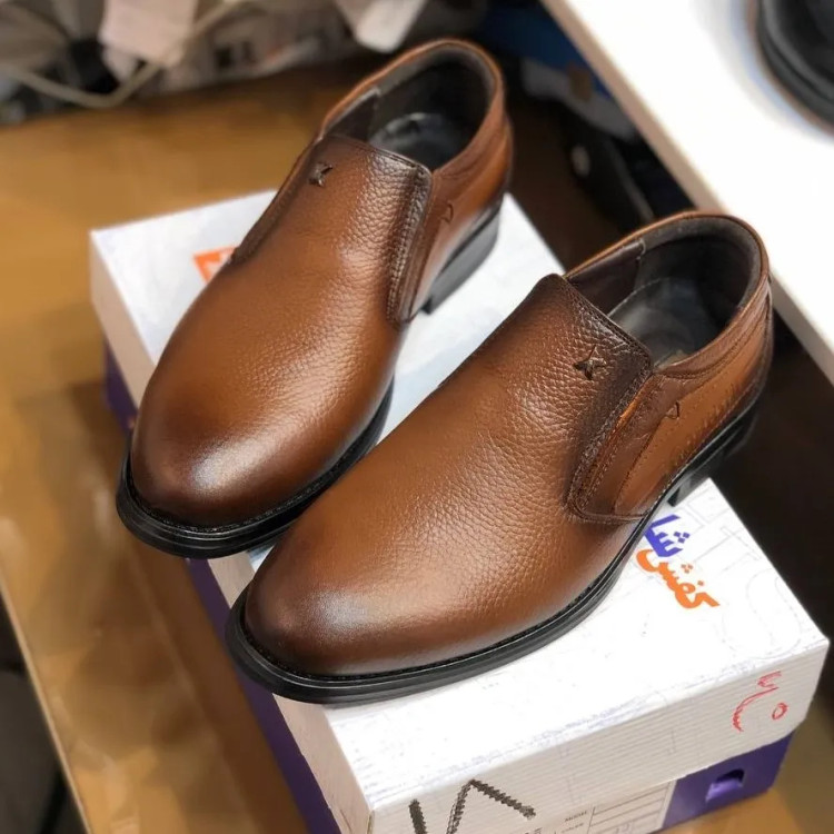 کفش مردانه چرم عسلی کلاسیک اداری و رسمی طبی راحت