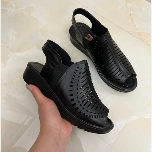 صندل زنانه چرم صنعتی شیک و راحت، مناسب تمام فصول، مشکی