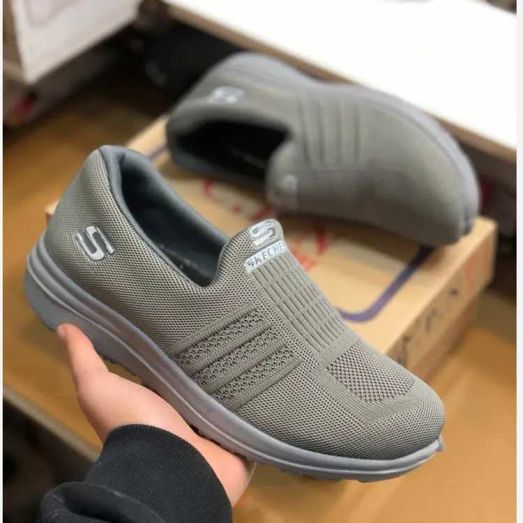 کفش اسکیچرز زنانه طوسی مدل روزمره تنفس پذیر سبک و راحت سایز 41 تا 44