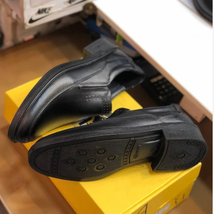 کفش چرم طبیعی مردانه کلاسیک مدل بی بند راحت طبی بادوام مشکی