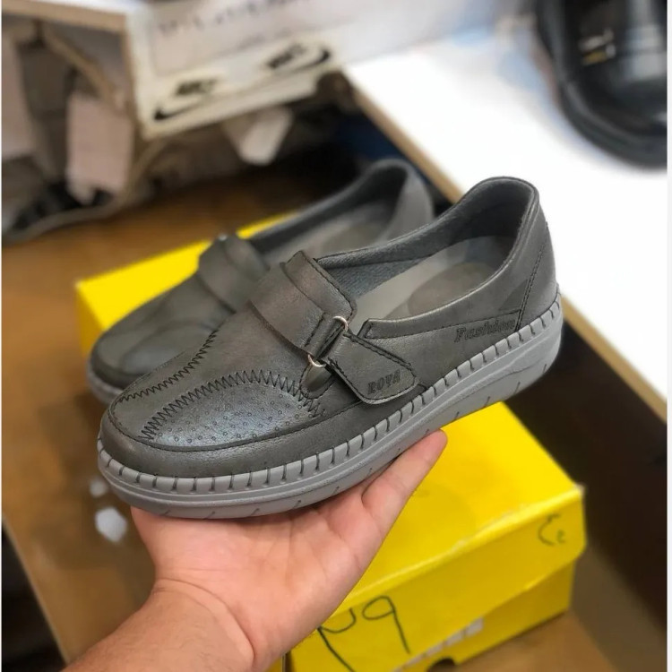 کفش طبی زنانه چسبی چرم صنعتی زیره پیو راحت و بادوام