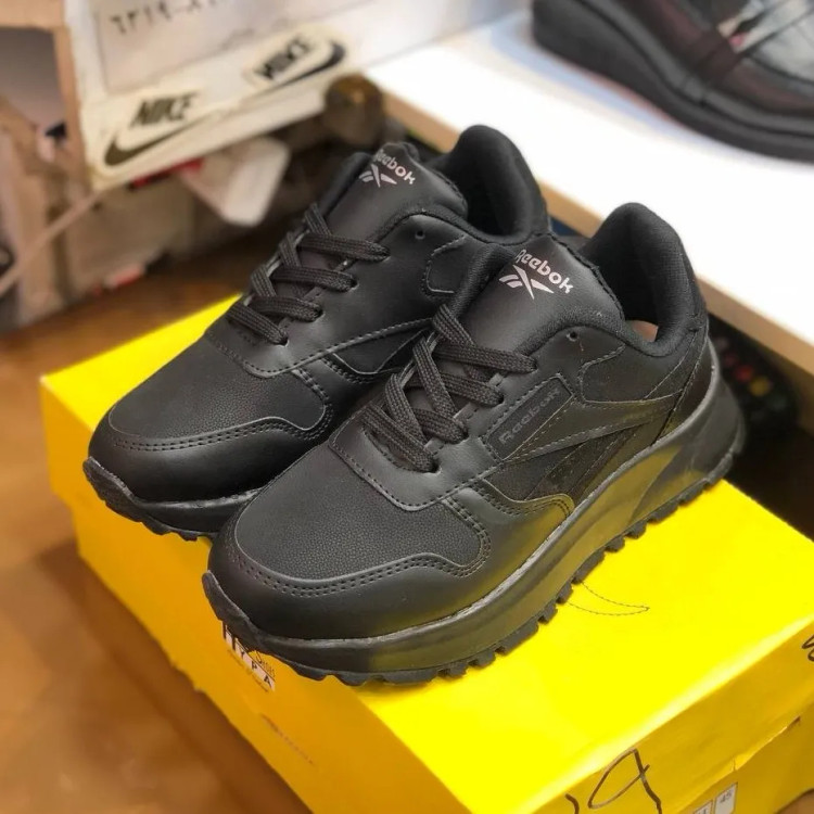 کتونی اسپرت مشکی زنانه و مردانه مدل ریبوک، مناسب پیاده روی و باشگاه