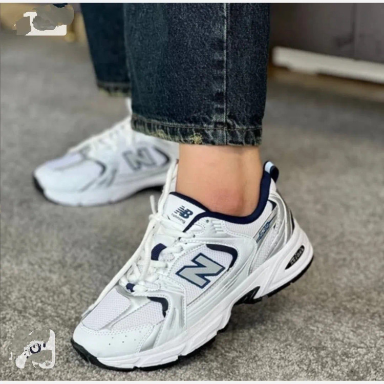 کفش ورزشی مردانه نیو بالانس 530 سفید مشکی سبک و راحت مناسب باشگاه و پیاده روی