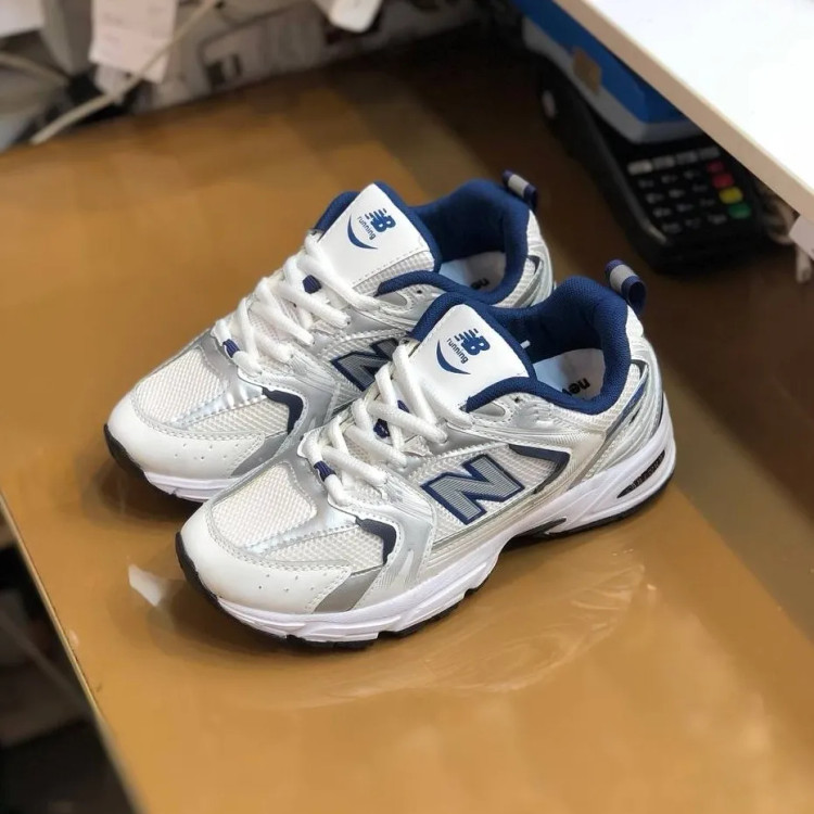 کفش ورزشی مردانه نیو بالانس 530 سفید مشکی سبک و راحت مناسب باشگاه و پیاده روی