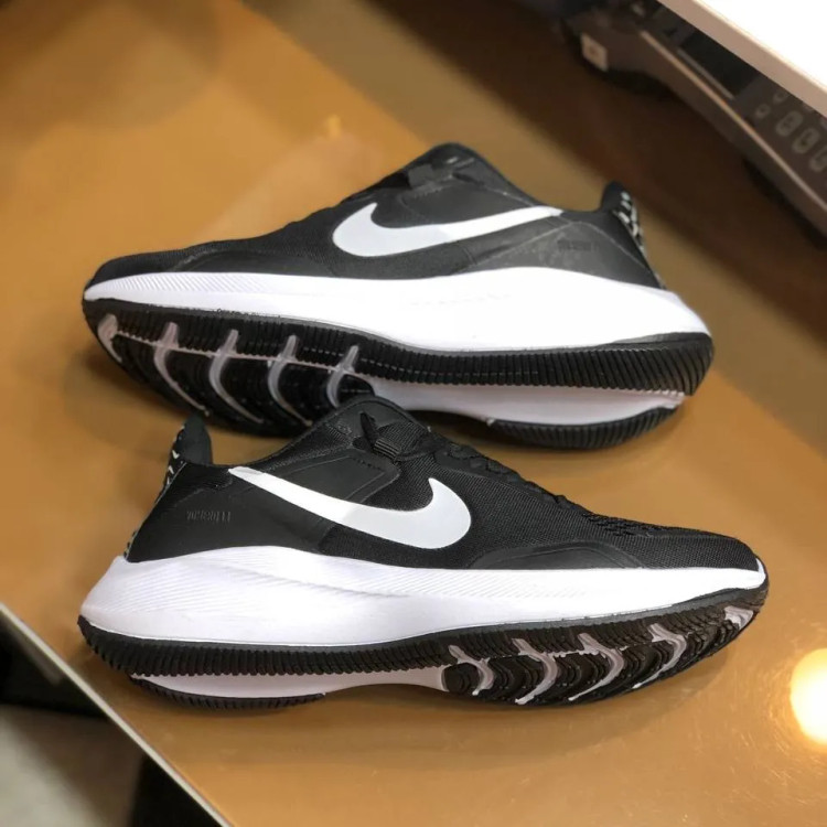 کفش اسپرت مردانه نایک مشکی سفید سبک و راحت زیره پیو طبی قابل شستشو