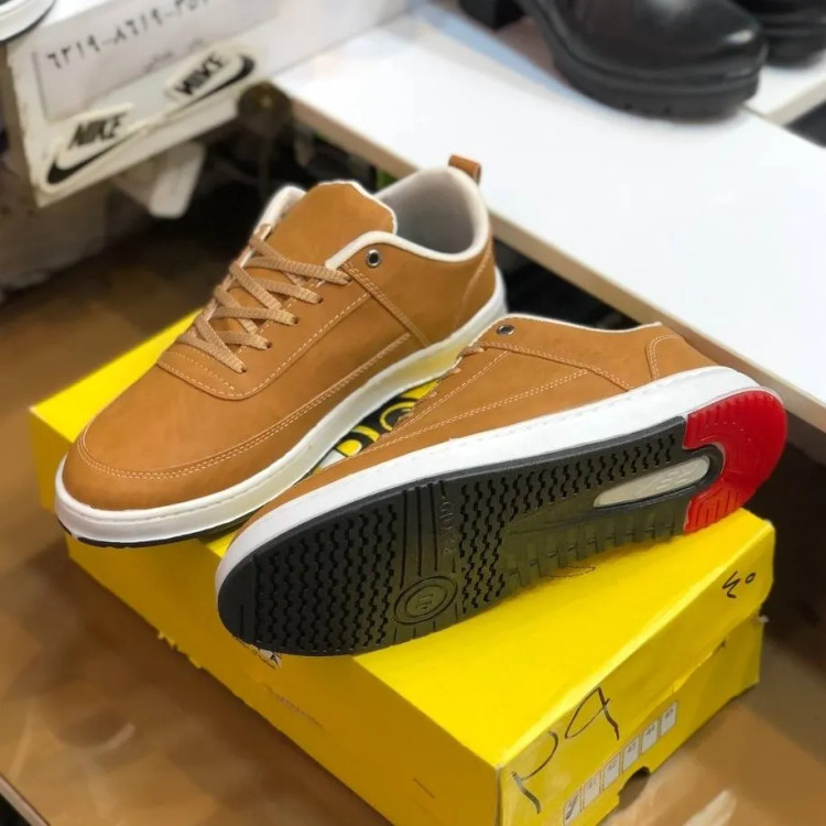 کفش مردانه لاگوست عسلی چرم صنعتی دور دوخت زیره پی وی سی کد 101