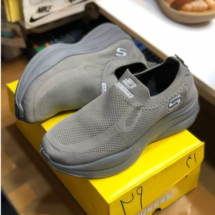 کفش اسکیچرز مردانه کشی سبک و راحت مناسب پیاده روی و روزمره