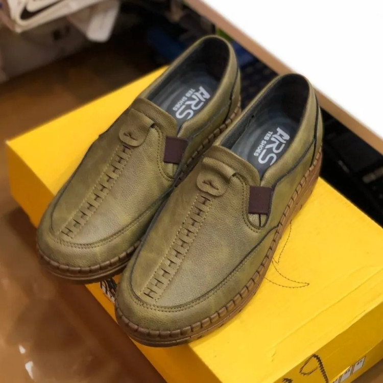 کفش چرم طبی زنانه مدل ساناز رنگ زیتونی