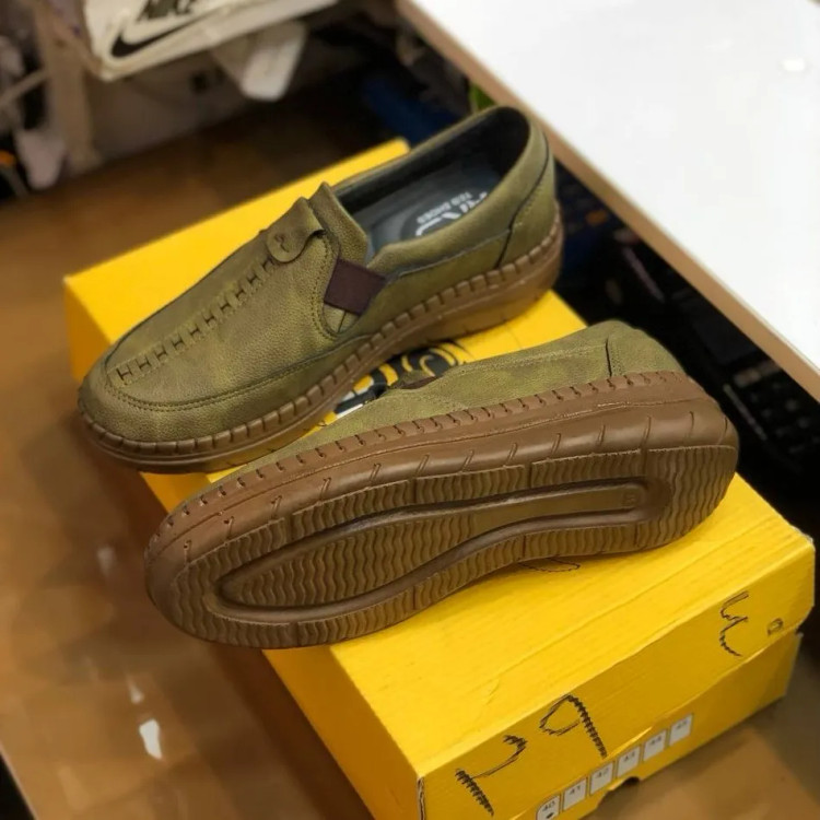 کفش چرم طبی زنانه مدل ساناز رنگ زیتونی