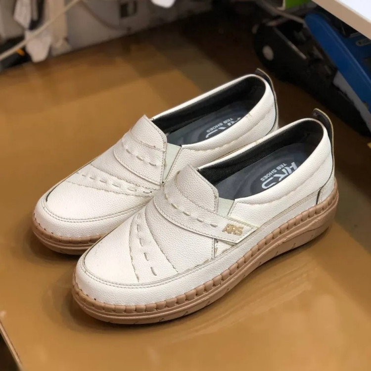 کفش چرم طبی زنانه مدل مونا سفید