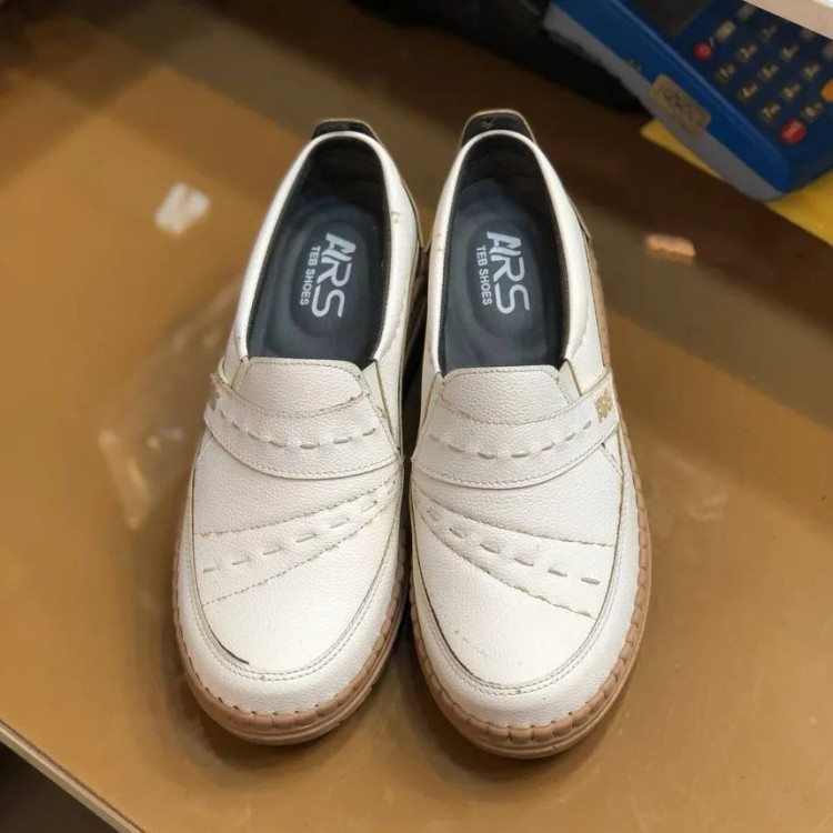 کفش چرم طبی زنانه مدل مونا سفید