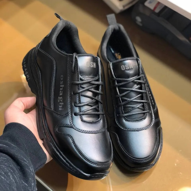 کفش اسپرت مردانه چرم صنعتی زیره پیو طبی سبک راحت طرح اسکچرز مشکی