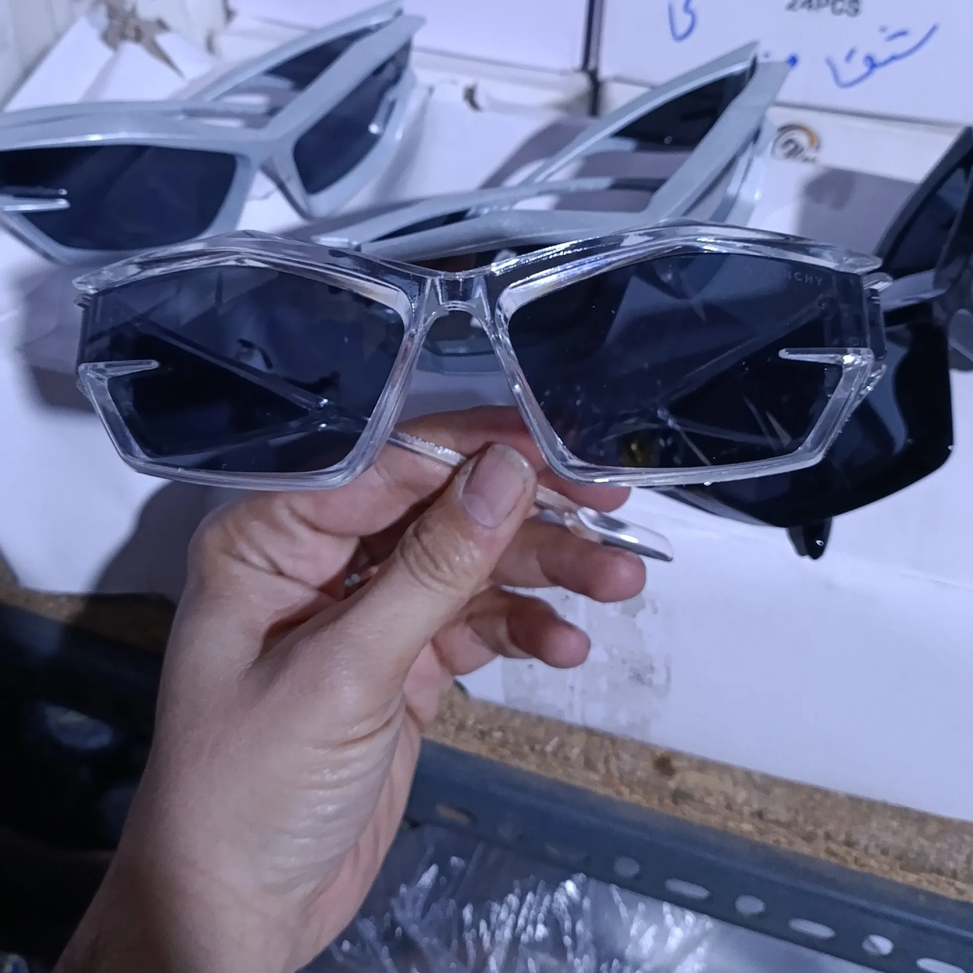 عینک آفتابی جیوانچی