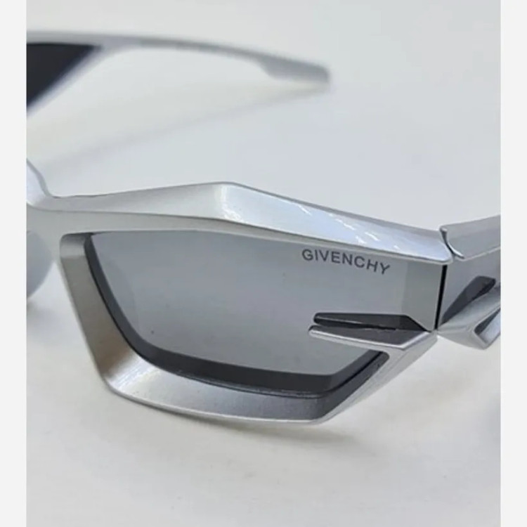 عینک آفتابی جیوانچی