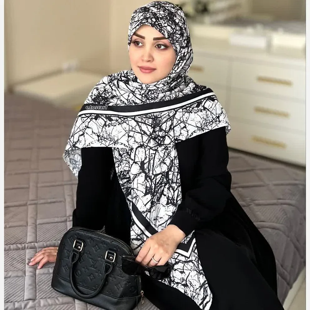 روسری زنانه طرح ختن کد 140، خاص و شیک، مناسب استایل روز