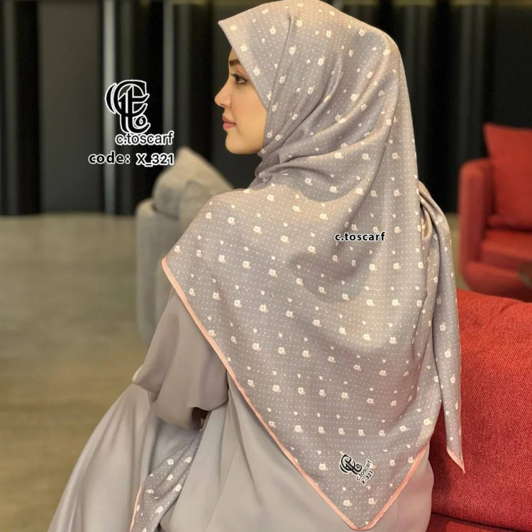 روسری نخی قواره بزرگ طرح شکوفه ریز بهاری 140 سانتی متری