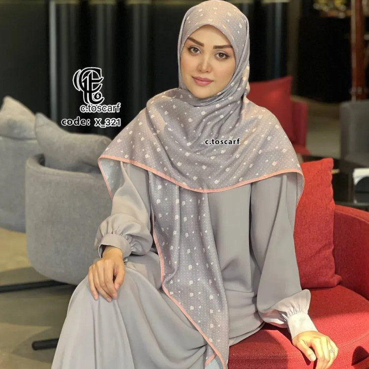 روسری نخی قواره بزرگ طرح شکوفه ریز بهاری 140 سانتی متری