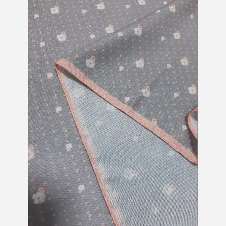 روسری نخی قواره بزرگ طرح شکوفه ریز بهاری 140 سانتی متری