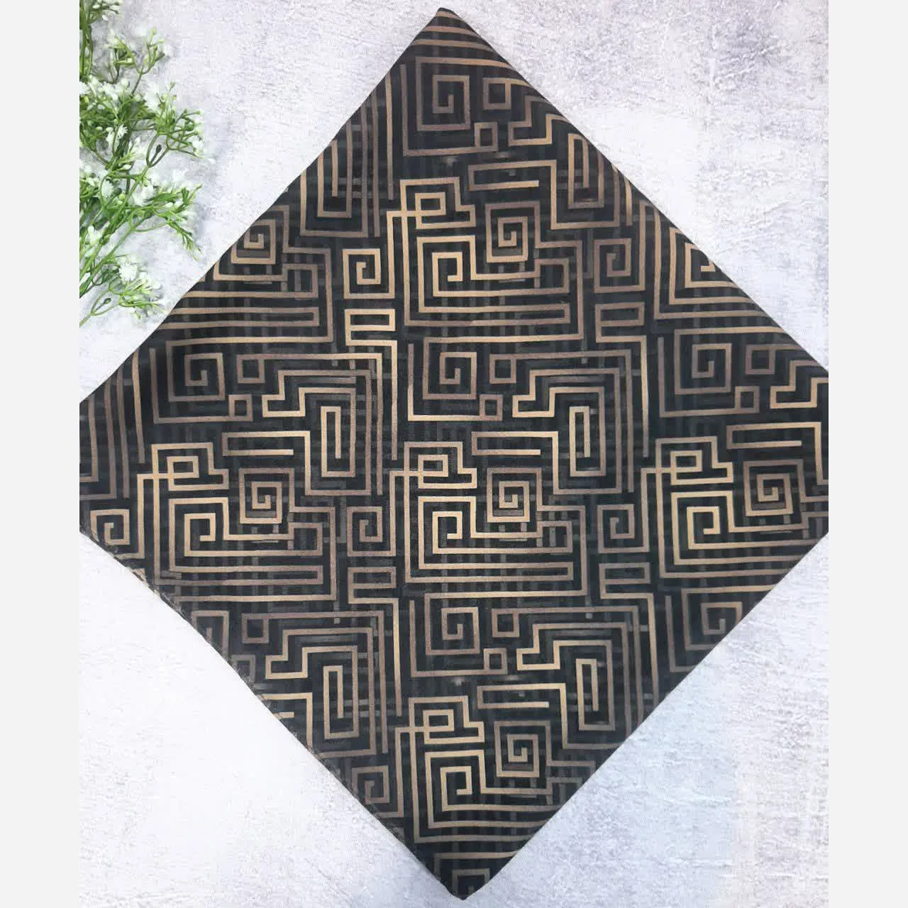 روسری طرح سیمین مشکی ریز نقش قواره بزرگ نخ کاستوم سیتو شیک مجلسی و روزمره