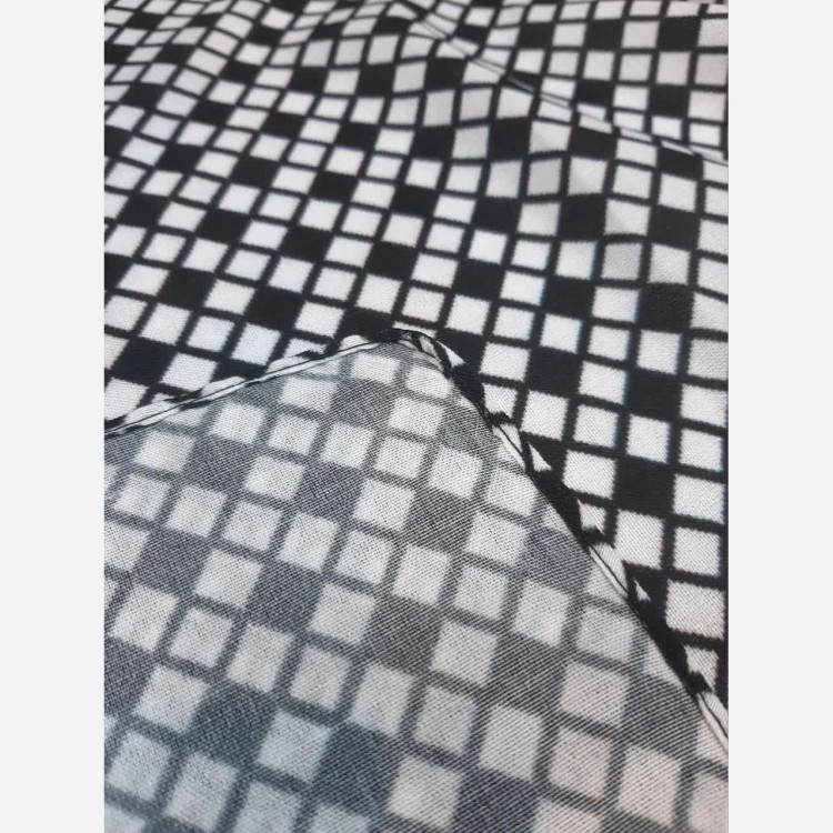 روسری زنانه طرح لوزی سفید مشکی کد 1408