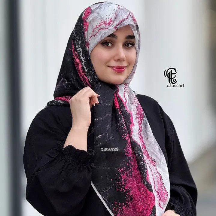 روسری طرح رزین نخ کاستوم سیتو مشکی سرخابی طلایی