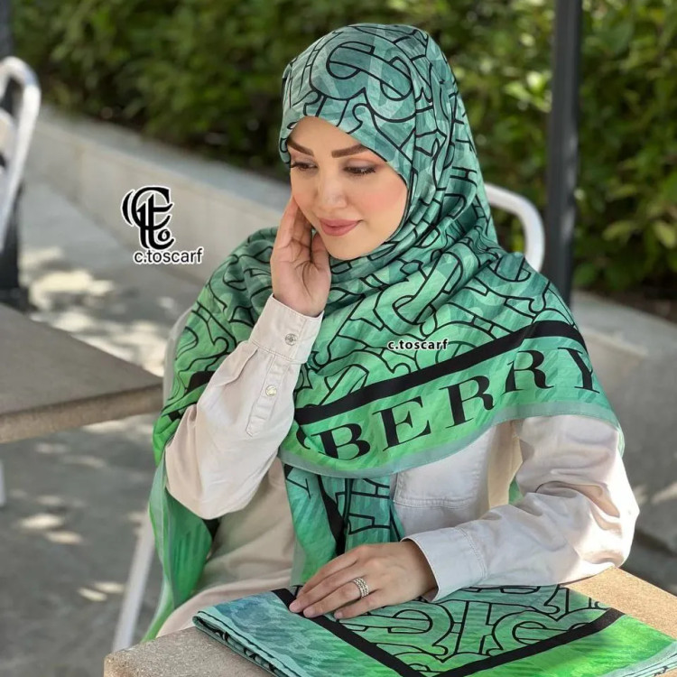 شال نخی قواره بزرگ طرح بربری سبز بنیت