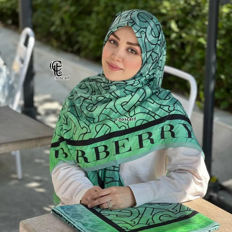 شال نخی قواره بزرگ طرح بربری سبز بنیت