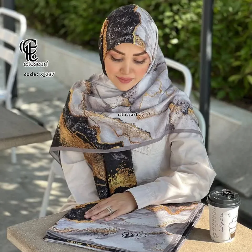 شال نخی کاستوم سی تو طرح رزین مشکی طلایی قواره بزرگ 140 زنانه شیک