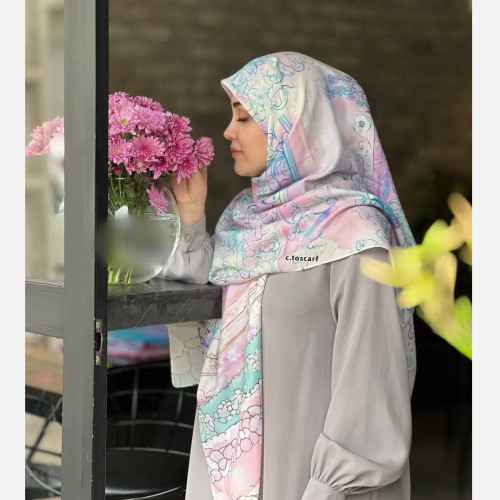 روسری نخی طرح بهار قواره 140 دور دوخت شال و روسری زنانه