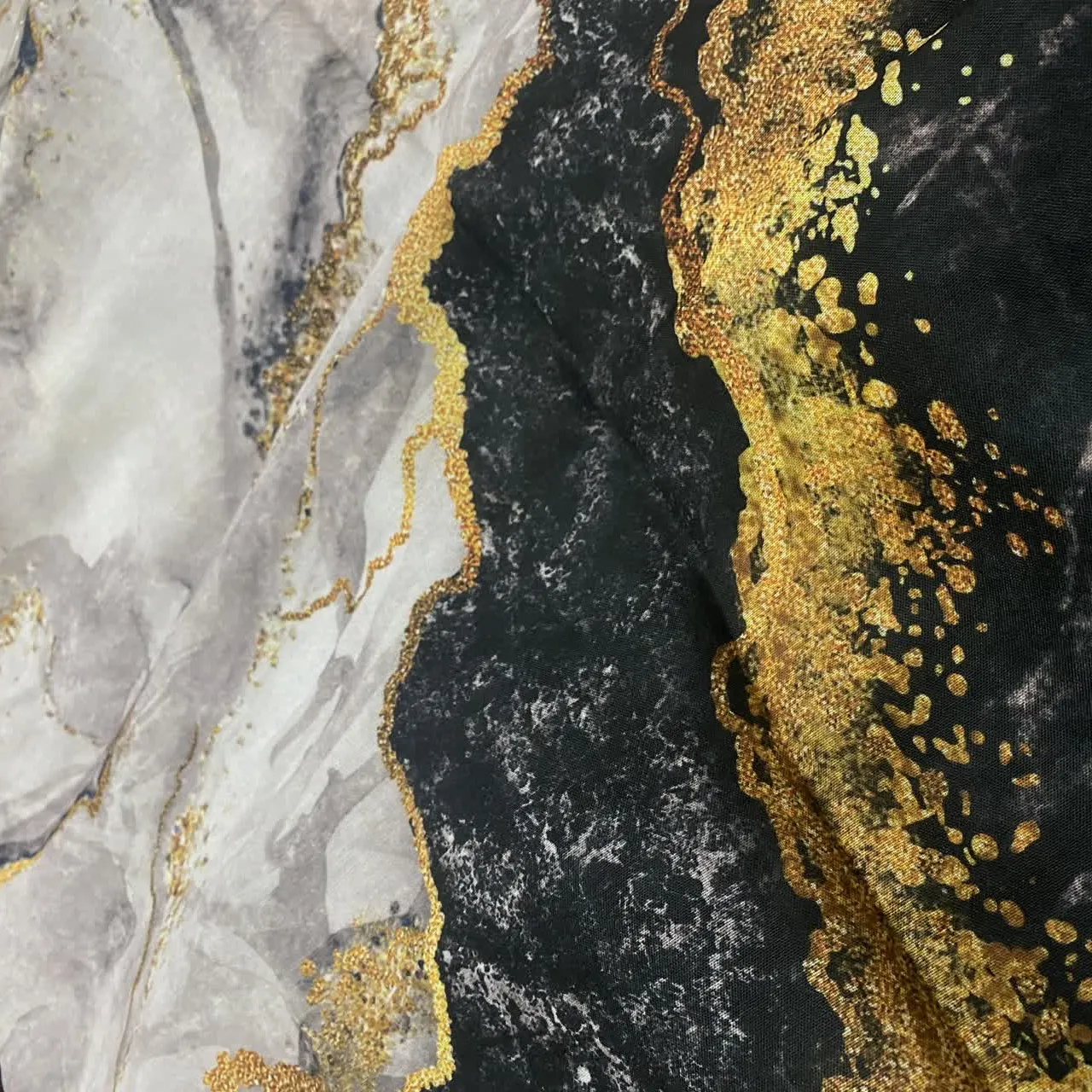 شال نخی کاستوم سی تو طرح رزین مشکی طلایی قواره بزرگ 140 زنانه شیک