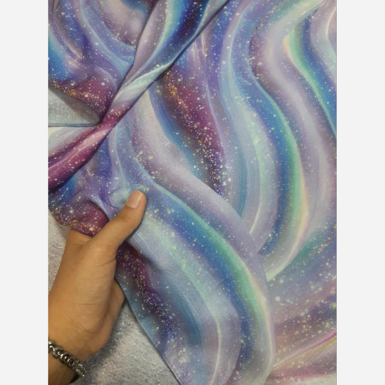 روسری زنانه طرح کهکشان بنفش و آبی سایز 140 جنس نخ کاستوم